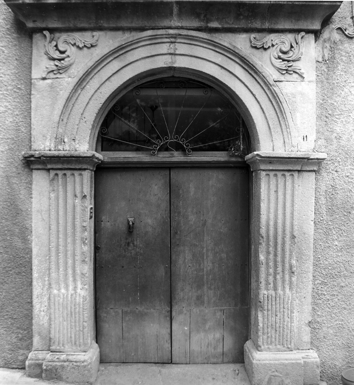 portale - ad arco, opera isolata - bottega calabrese (sec. XIX)