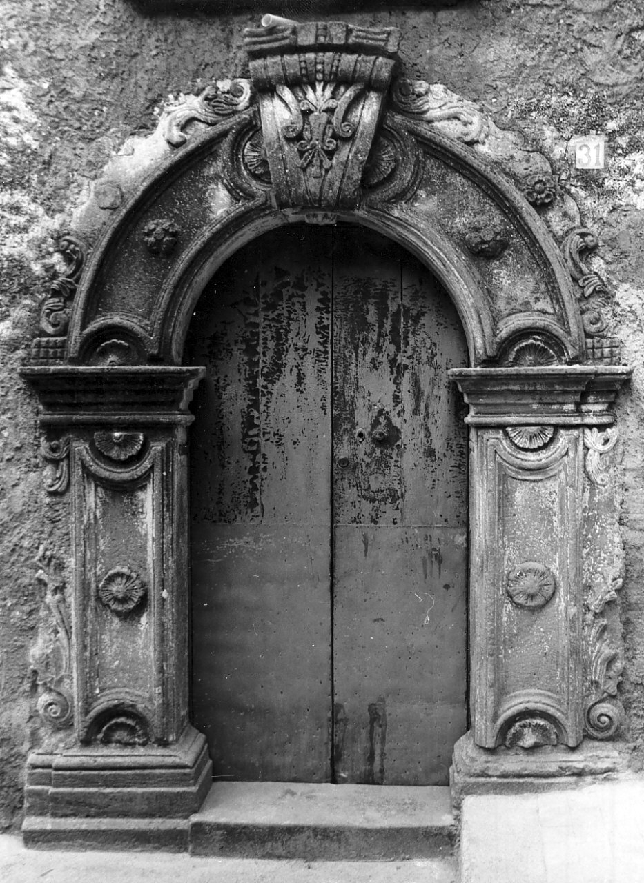 portale - ad arco, opera isolata - bottega calabrese (sec. XIX)