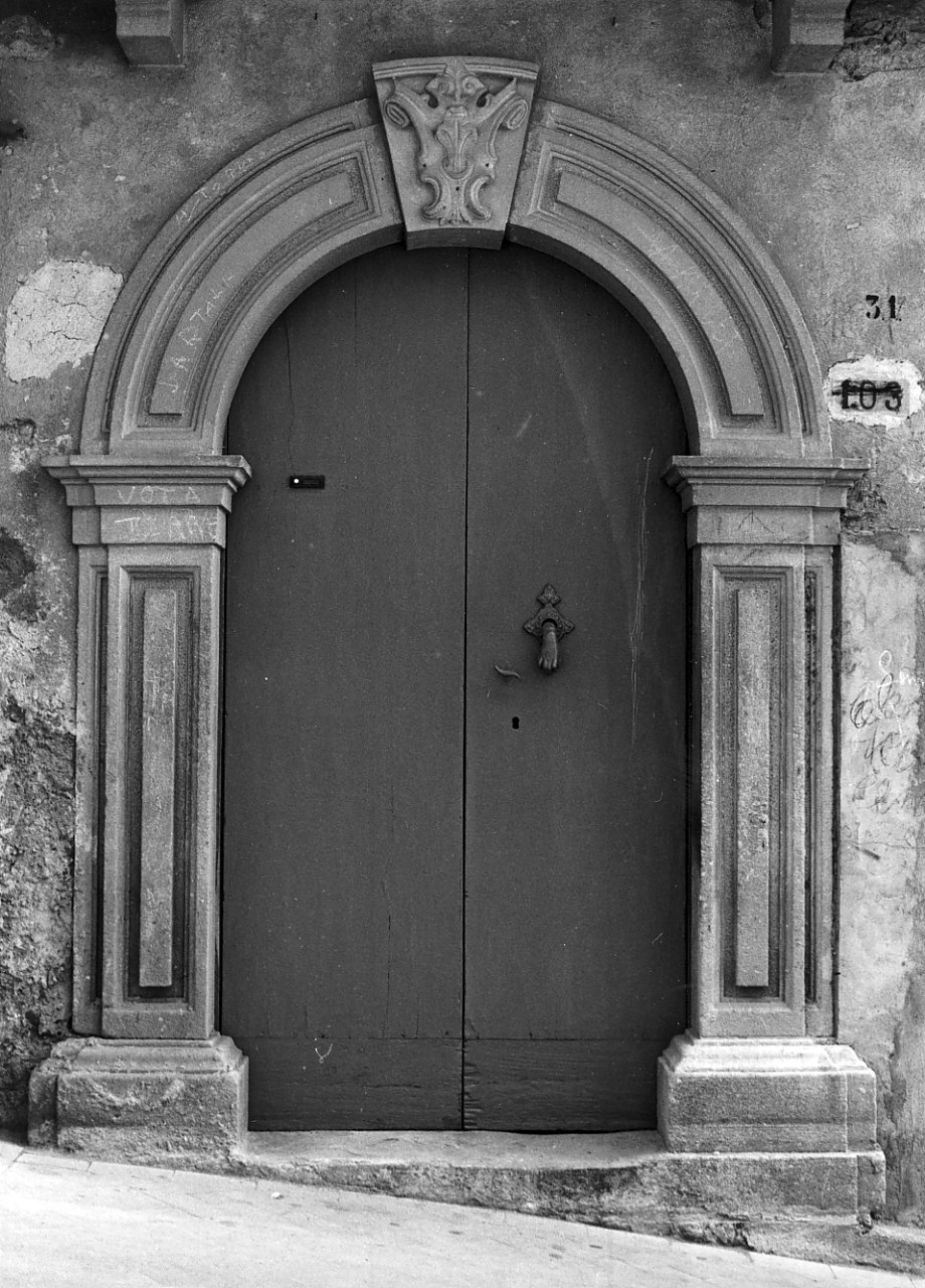 portale - ad arco, opera isolata - bottega calabrese (sec. XIX)