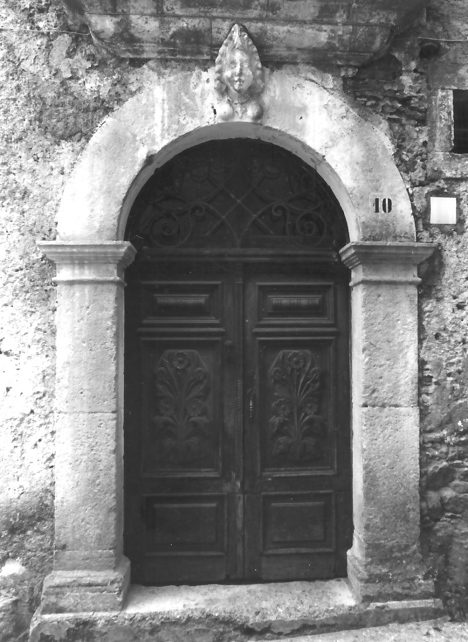 portale - bottega calabrese (sec. XIX)