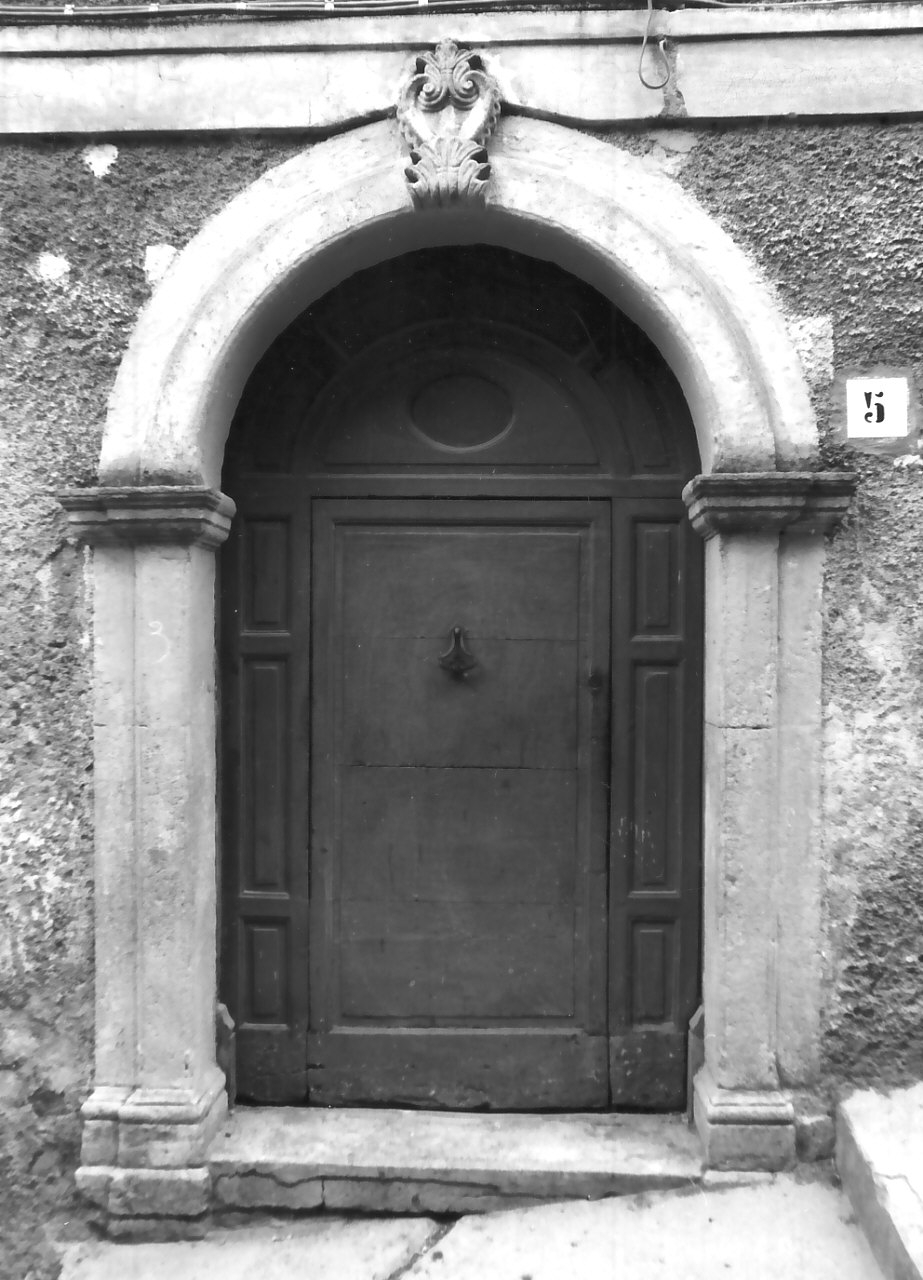 portale - bottega calabrese (fine sec. XIX)