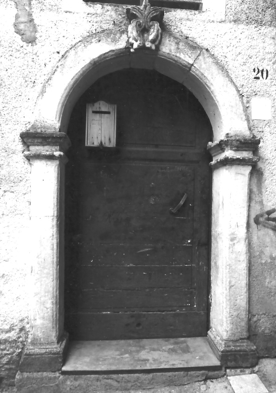 portale - bottega calabrese (sec. XIX)