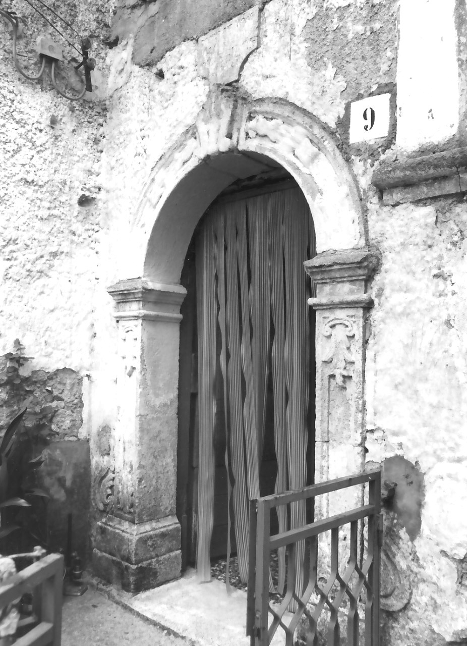 portale - bottega calabrese (fine sec. XIX)