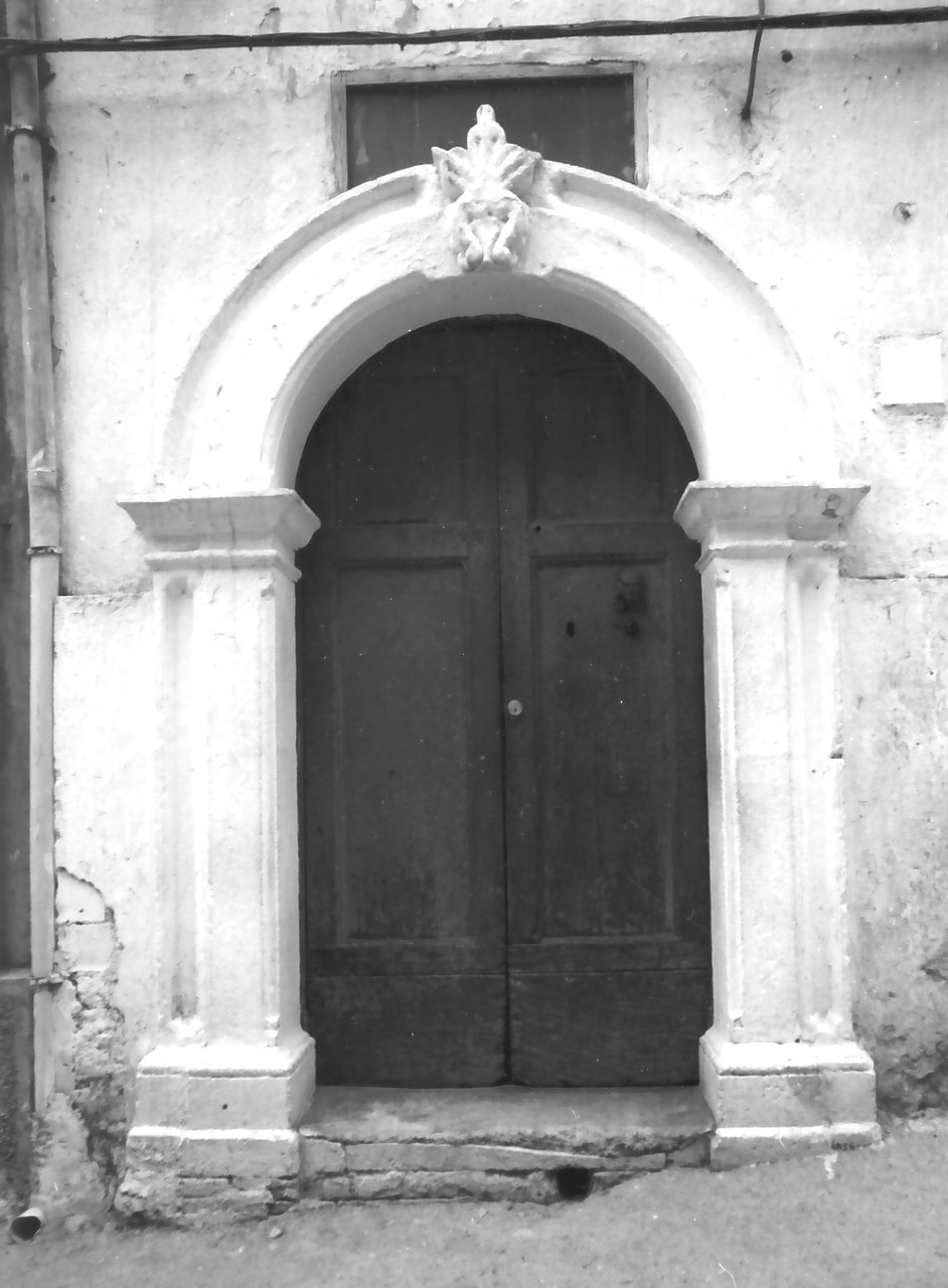 portale - bottega calabrese (sec. XIX)