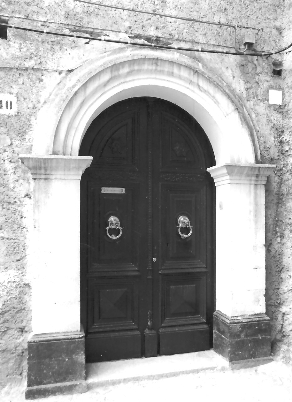 portale - bottega calabrese (sec. XIX)