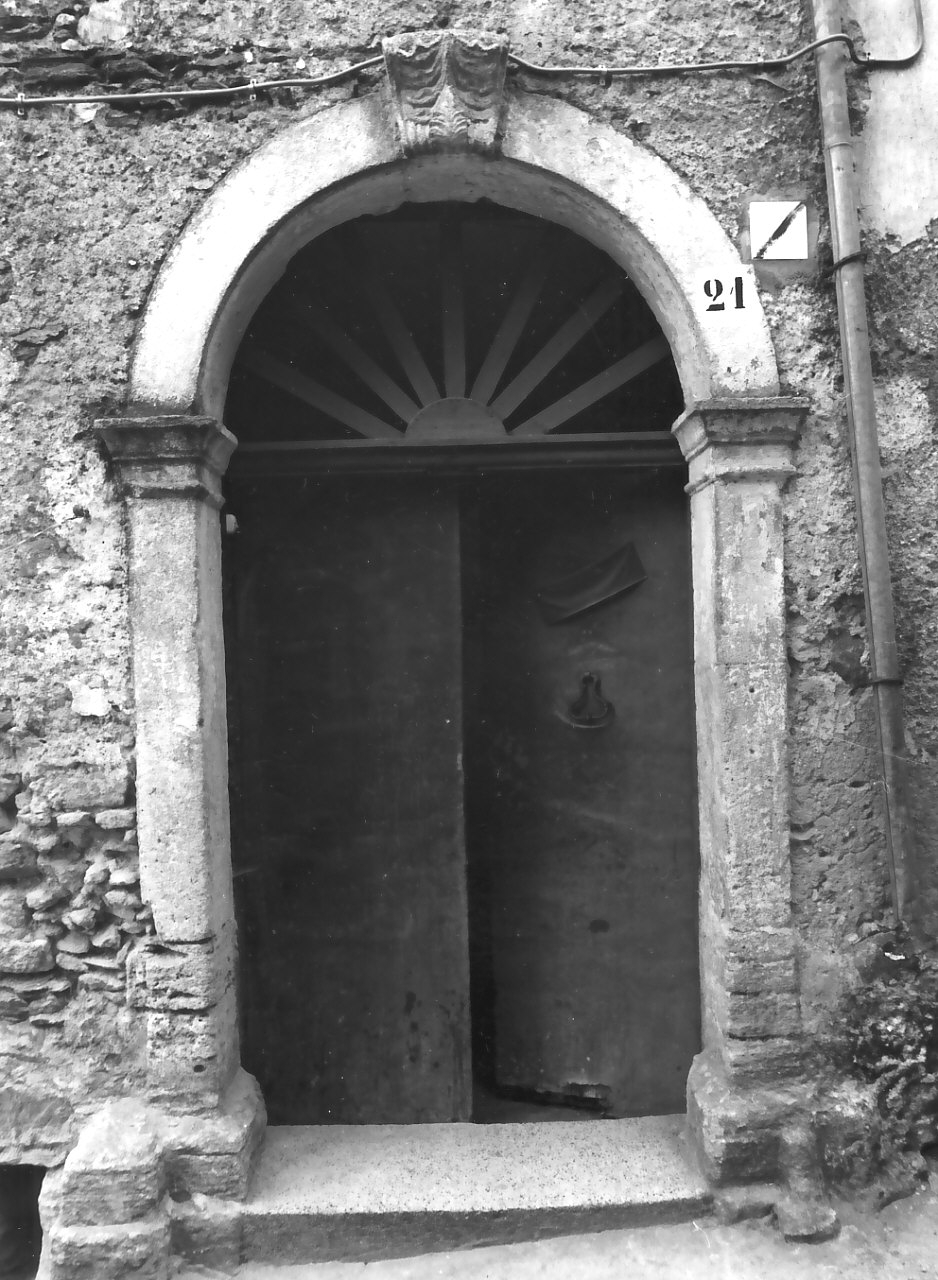 portale - bottega calabrese (sec. XIX)