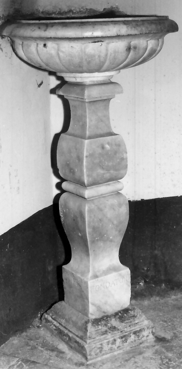 acquasantiera - a fusto - bottega calabrese (sec. XVII, sec. XIX)