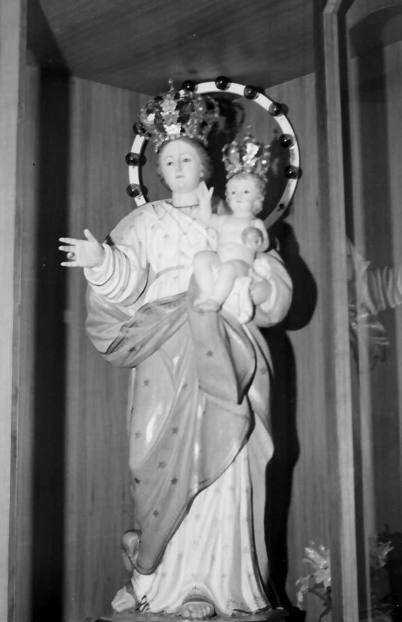 Madonna con Bambino (statua, opera isolata) - bottega Italia meridionale (primo quarto sec. XX)