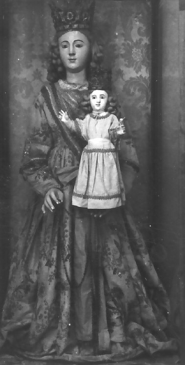 Madonna del Rosario (statua, opera isolata) - bottega Italia meridionale (sec. XIX)