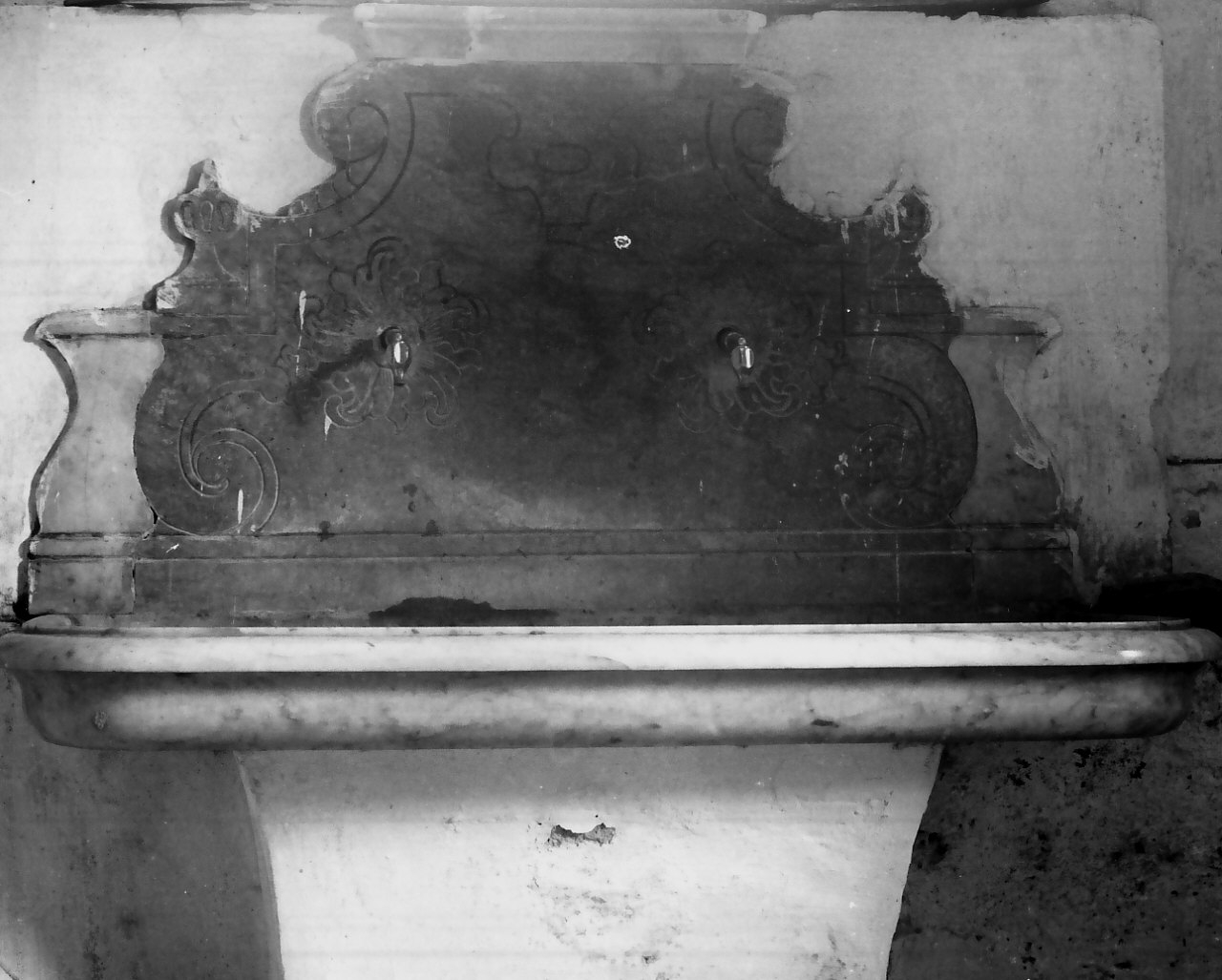 lavabo da sacrestia, opera isolata - bottega calabrese (sec. XVIII)