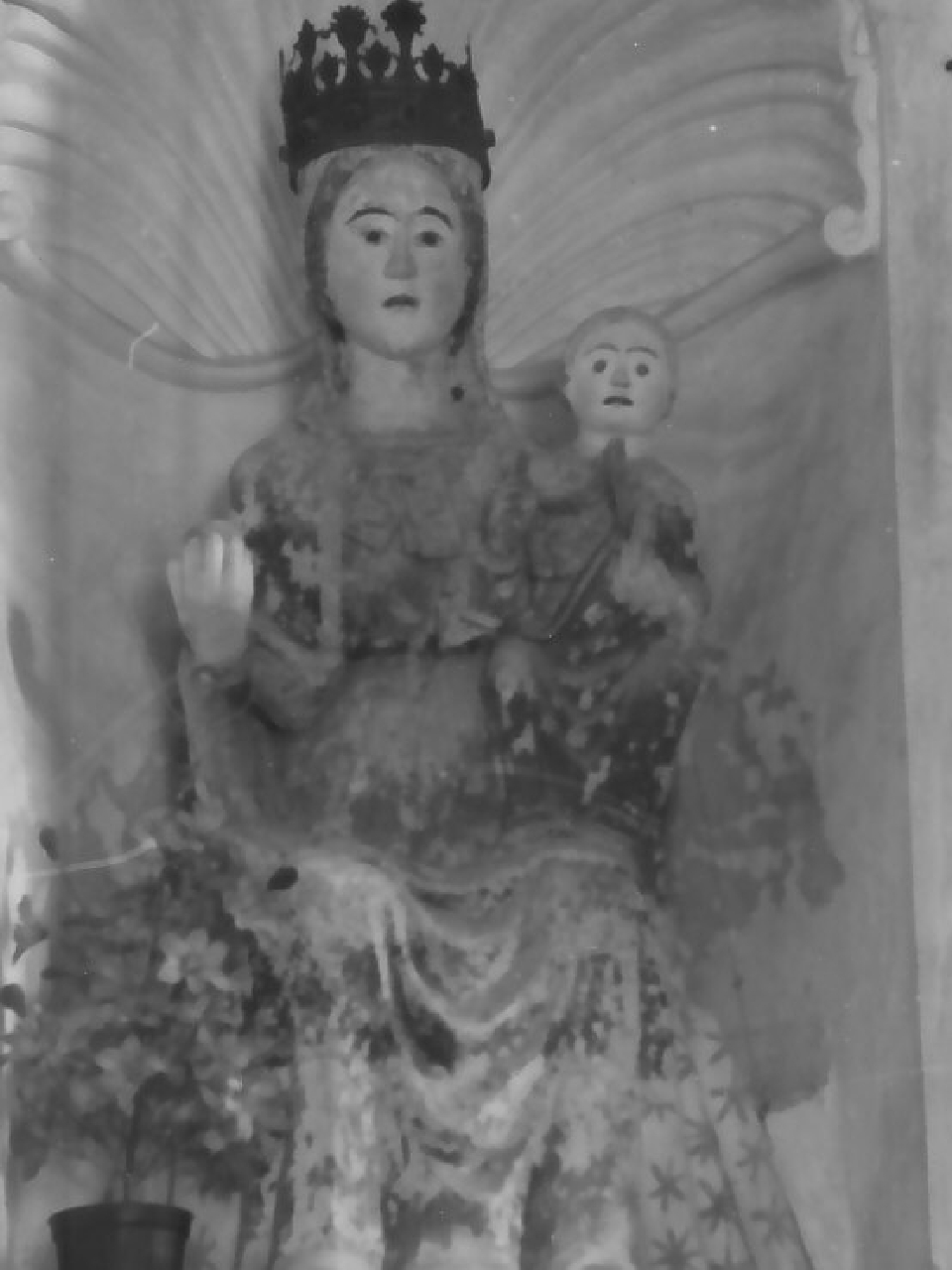 Madonna degli Antropici, Madonna con Bambino (statua) - bottega Italia meridionale (seconda metà sec. XVI)