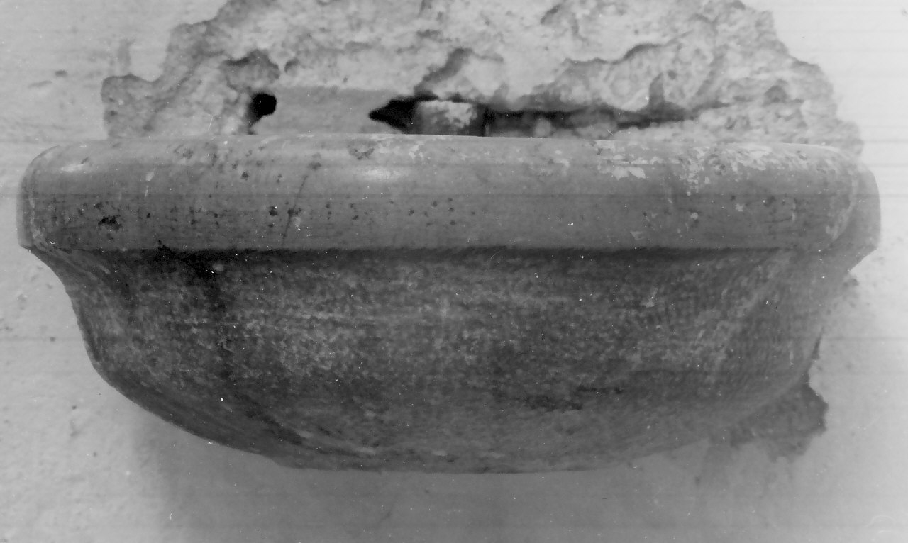 acquasantiera - bottega calabrese (metà sec. XVIII)