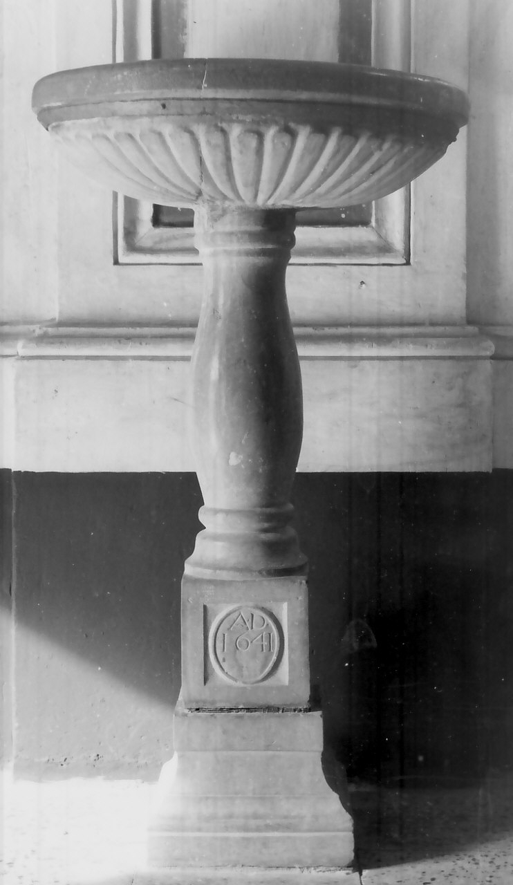 acquasantiera - a fusto - bottega calabrese (sec. XVII)