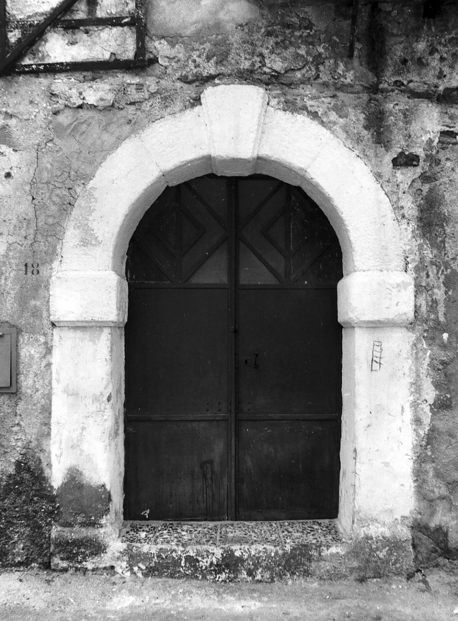 portale - bottega calabrese (fine sec. XIX)