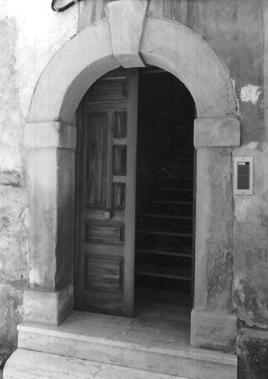 portale - bottega calabrese (fine sec. XIX)