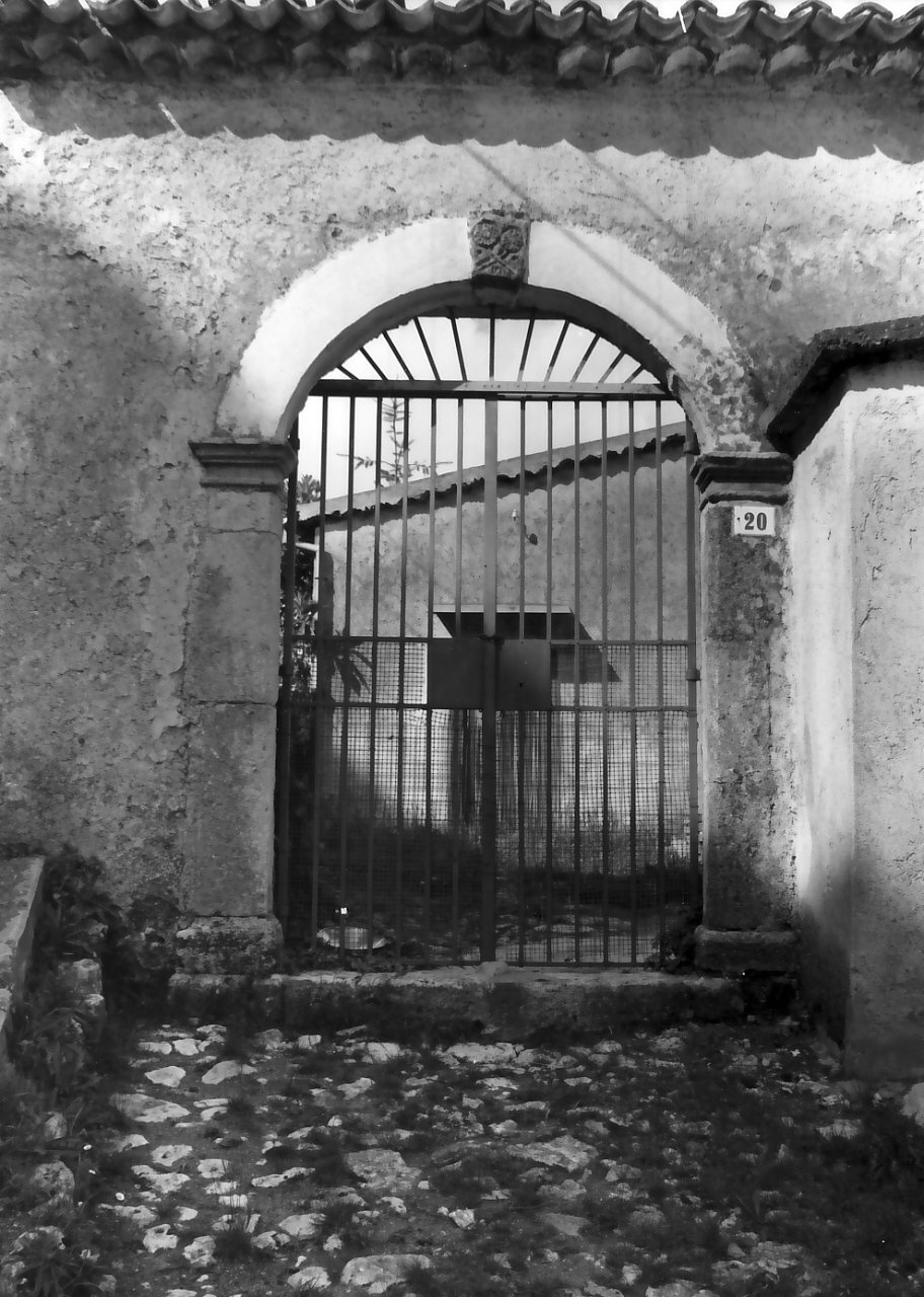 portale, opera isolata - bottega calabrese (sec. XIX)