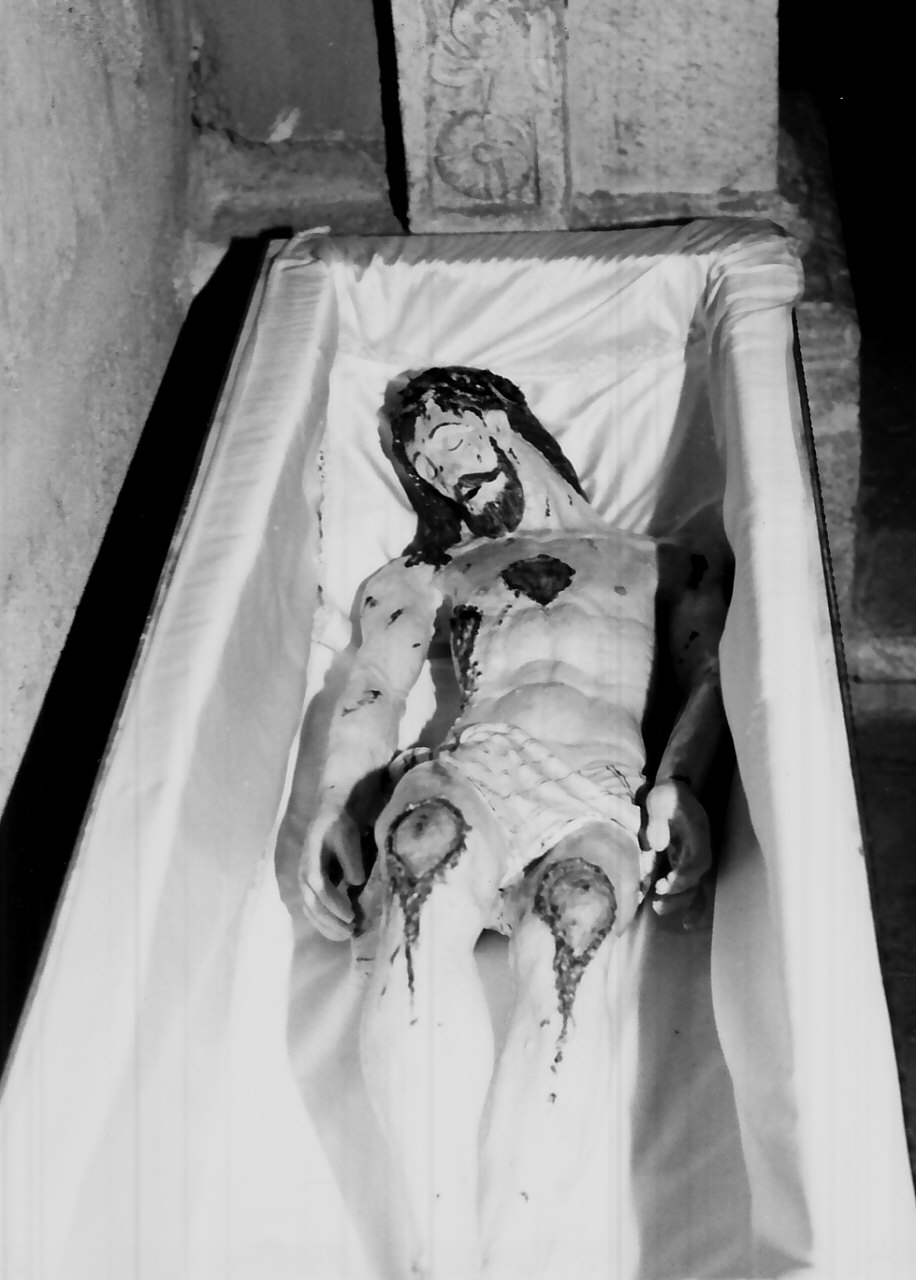 Cristo morto (statua) di Guacci Luigi (sec. XX)