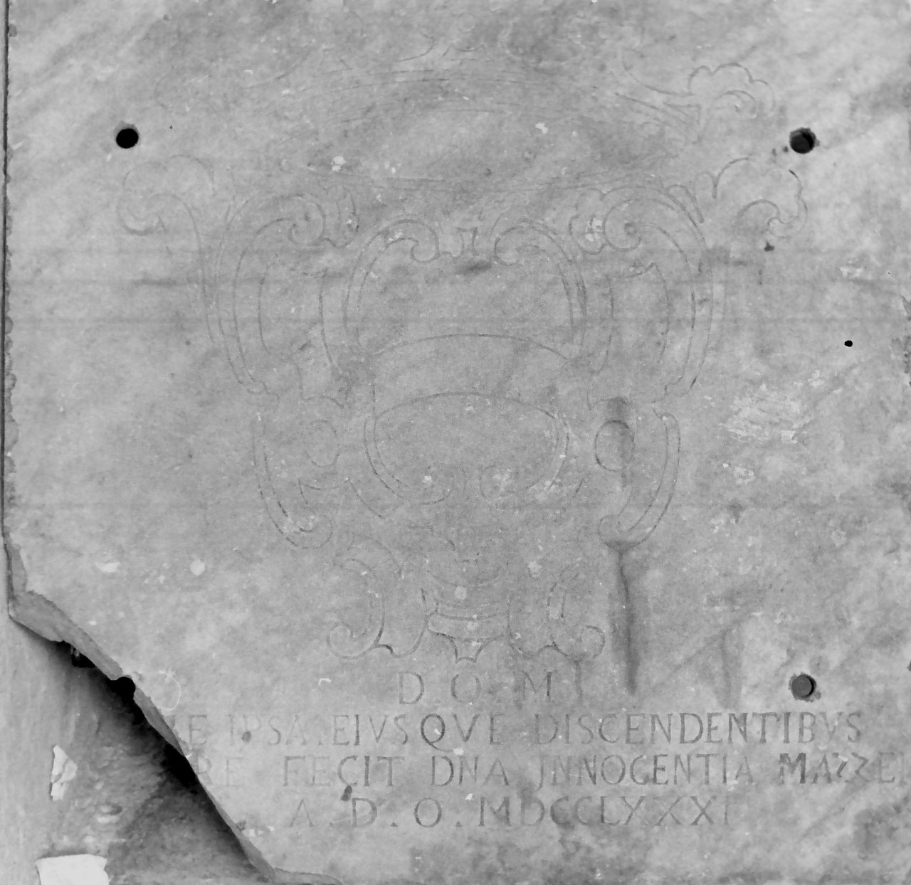 lapide tombale, opera isolata - bottega calabrese (sec. XVIII)