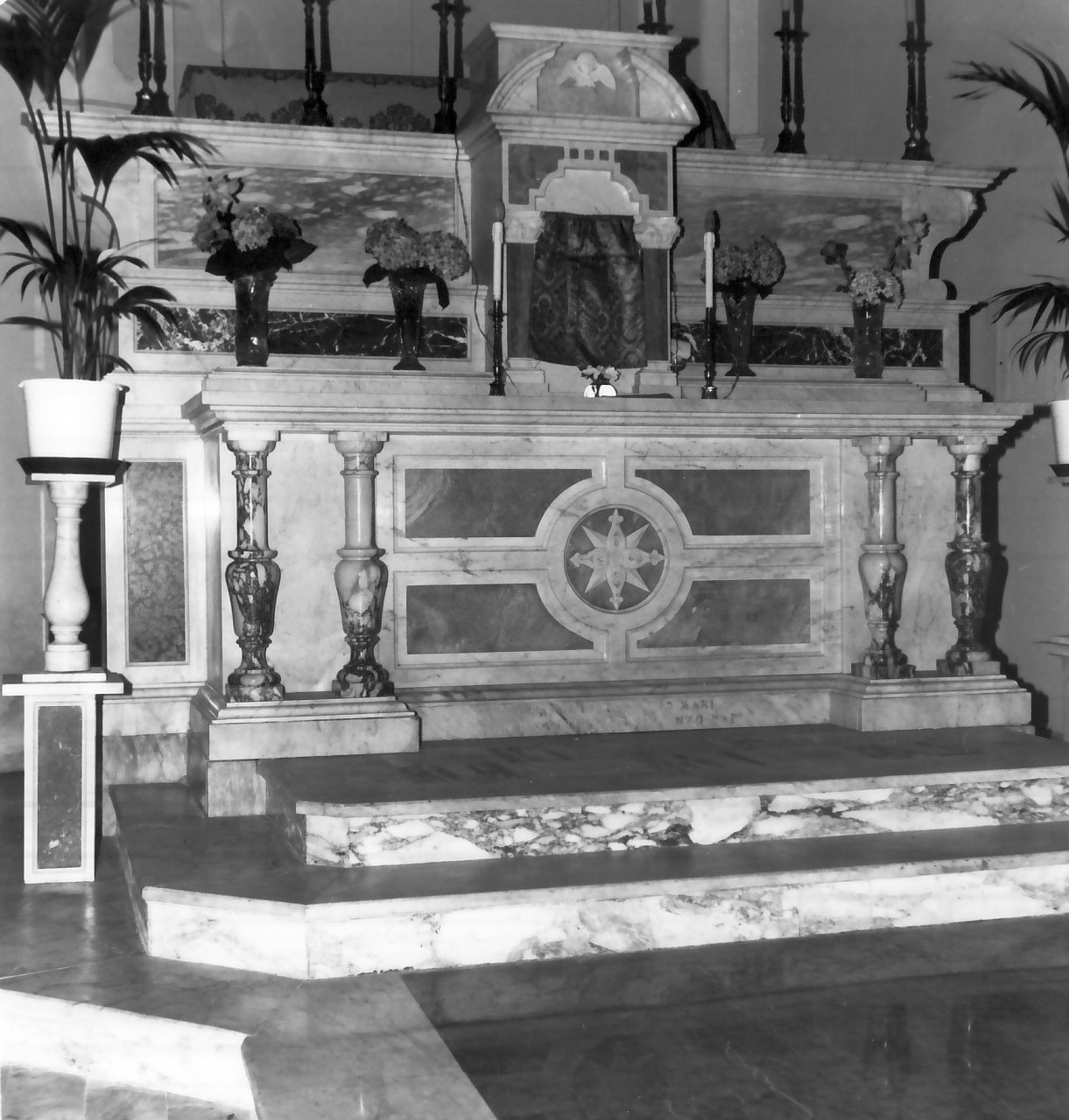 altare maggiore, opera isolata - bottega Italia meridionale (seconda metà sec. XIX)