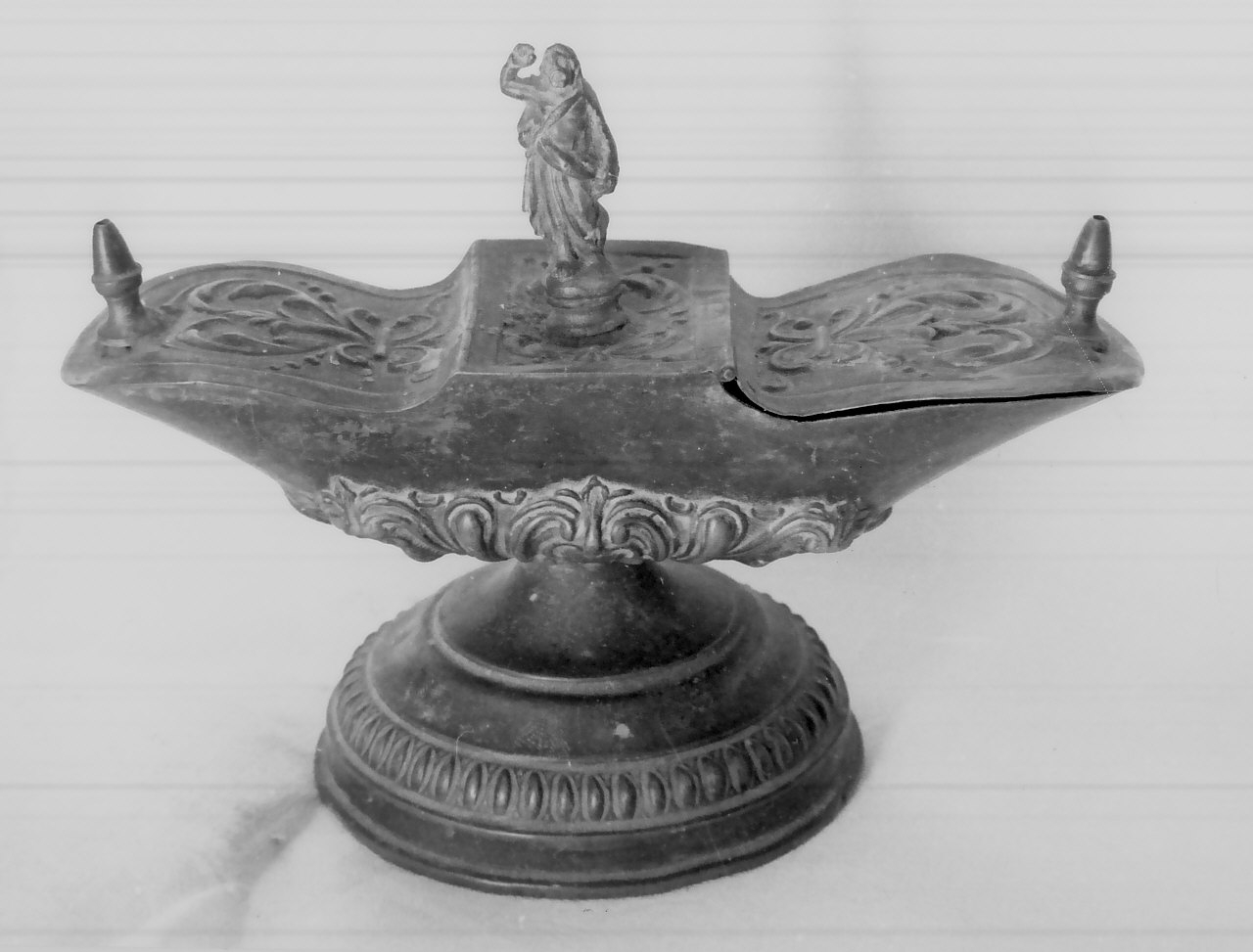 navicella portaincenso, opera isolata - bottega Italia meridionale (metà sec. XIX)