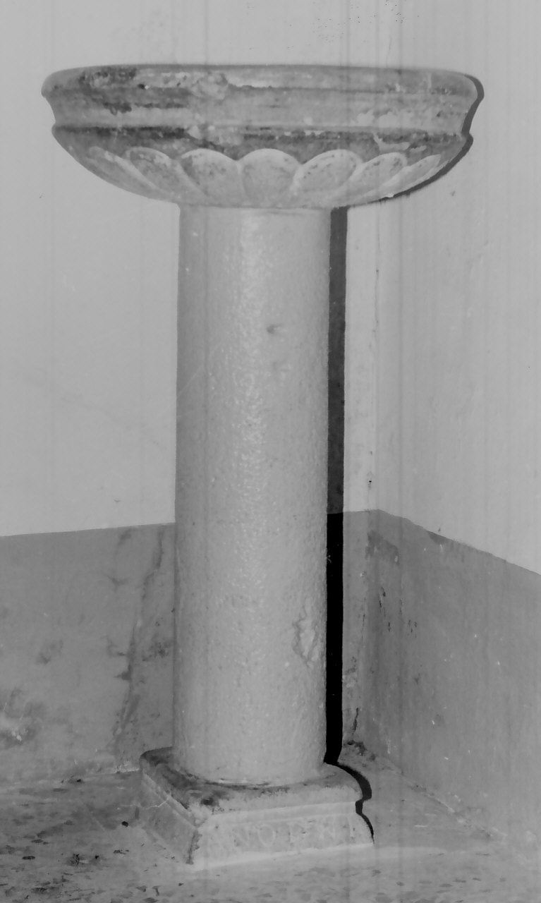 acquasantiera - a fusto - bottega calabrese (sec. XVI)