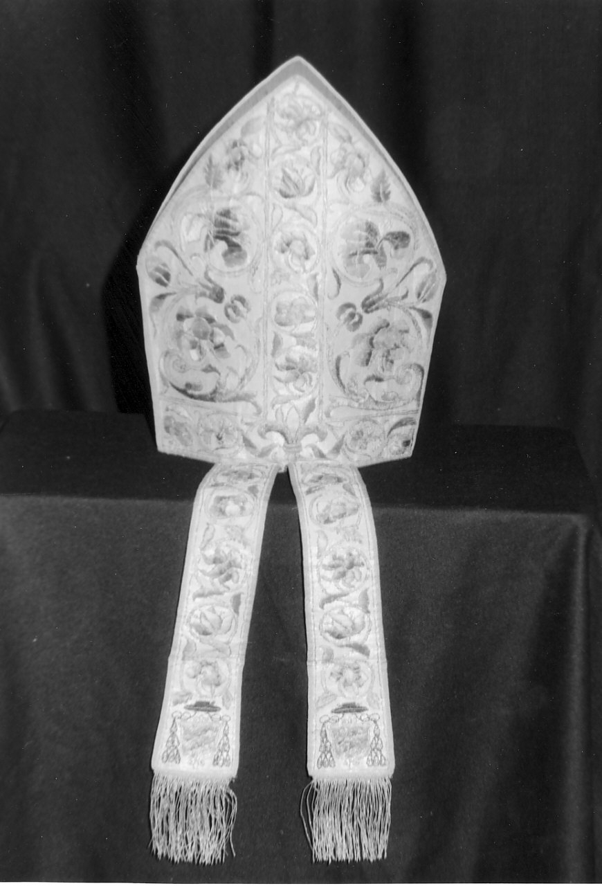 mitria, opera isolata - manifattura Italia meridionale (fine sec. XVII)