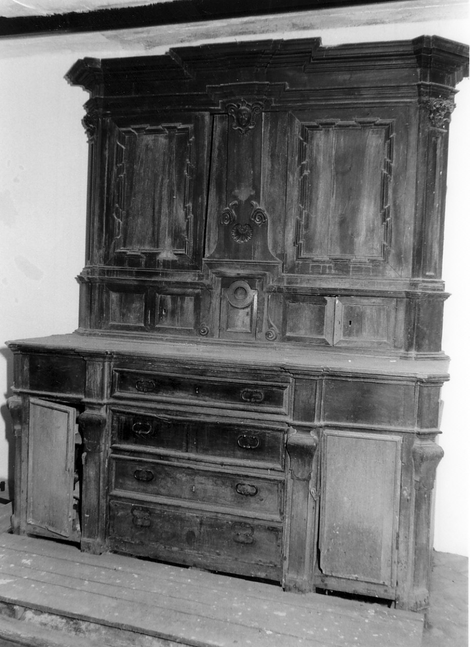 armadio da sacrestia, opera isolata - bottega calabrese (inizio sec. XVIII)