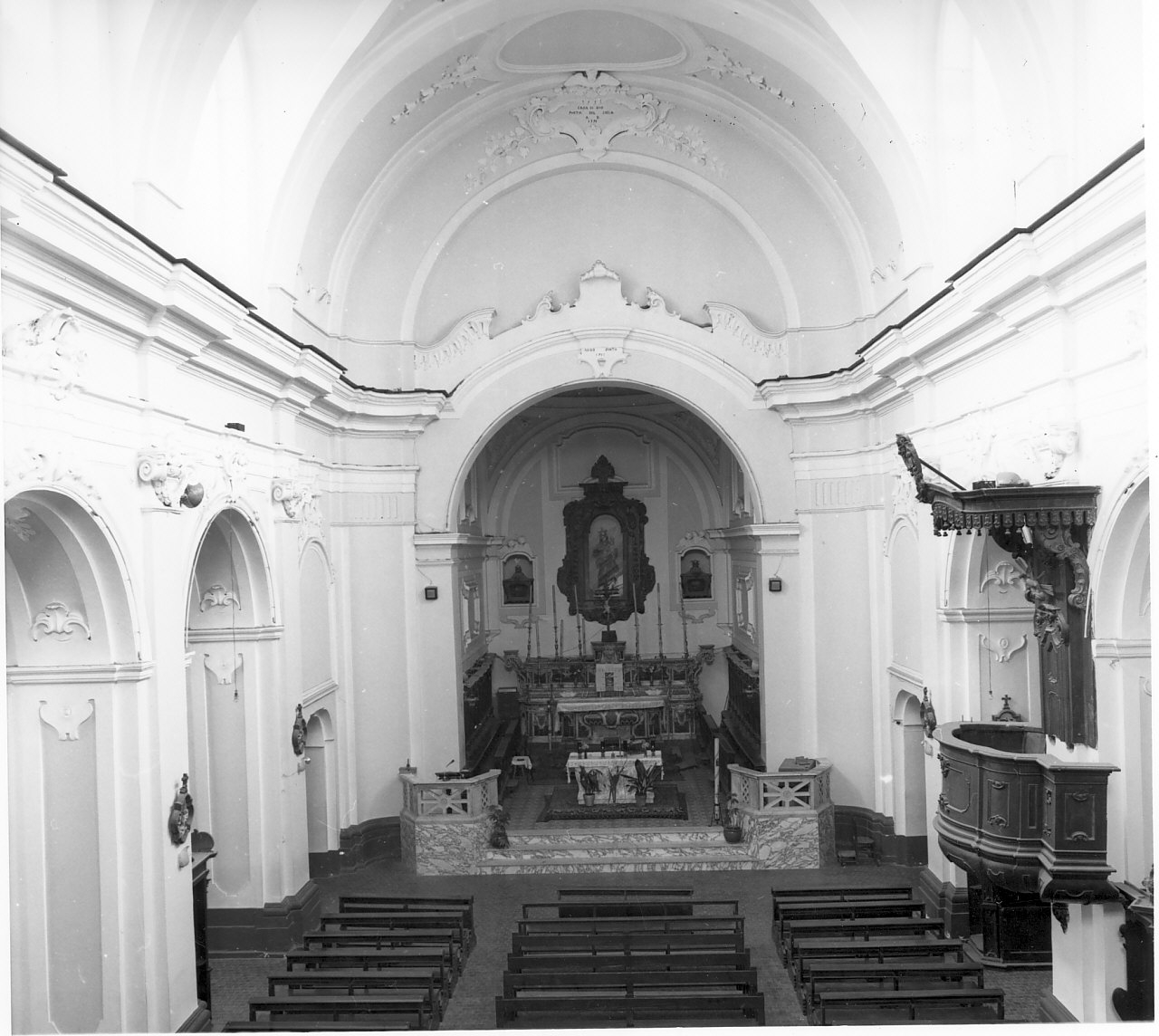 decorazione plastico-architettonica, complesso decorativo - bottega Italia meridionale (sec. XVIII)