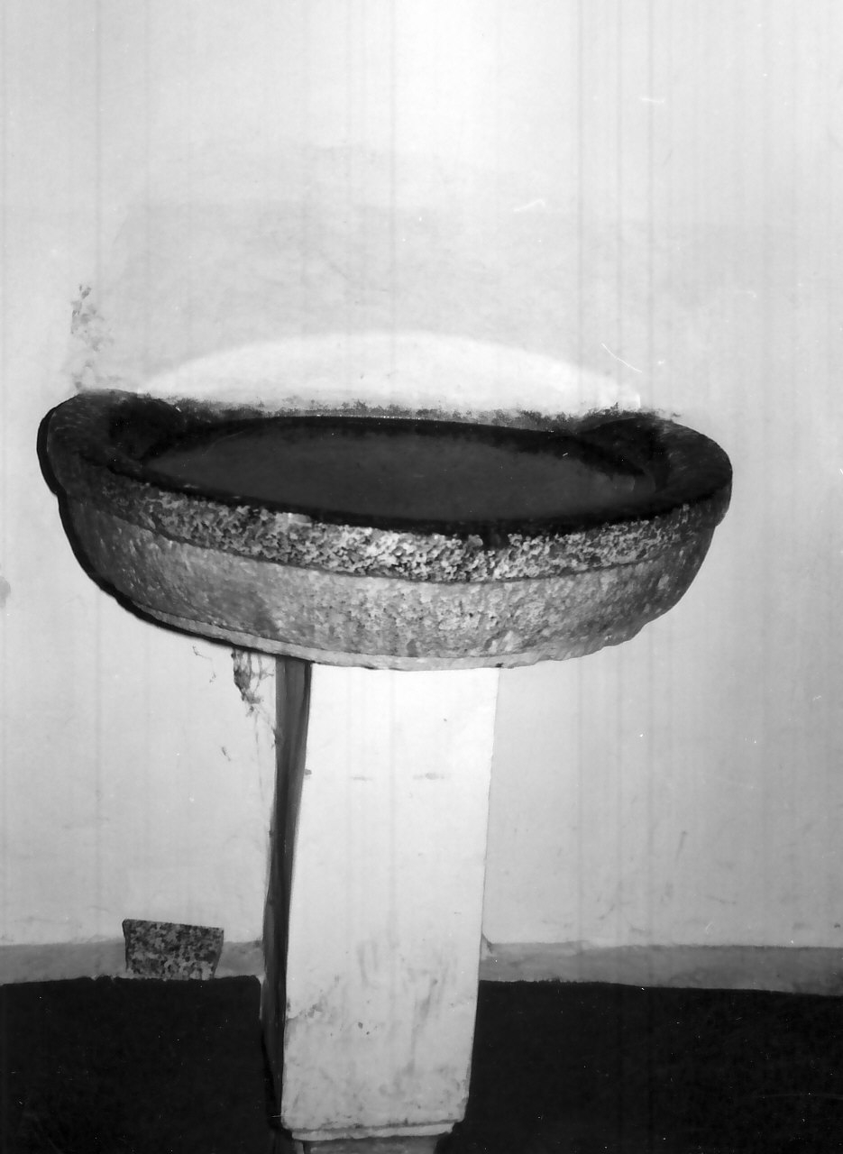 acquasantiera pensile, opera isolata - bottega calabrese (prima metà sec. XIX)