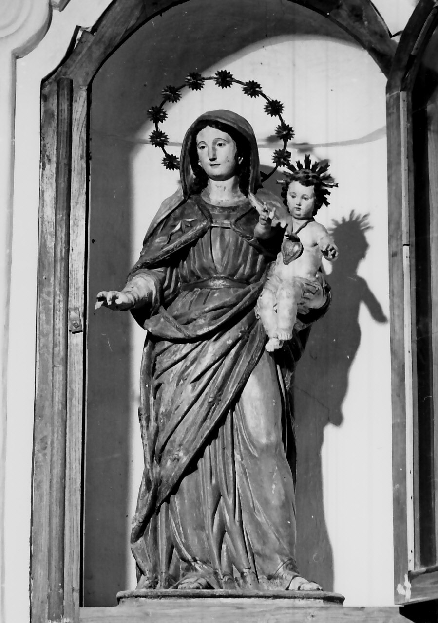 Madonna del Carmelo (statua, opera isolata) - bottega Italia meridionale (sec. XVIII)