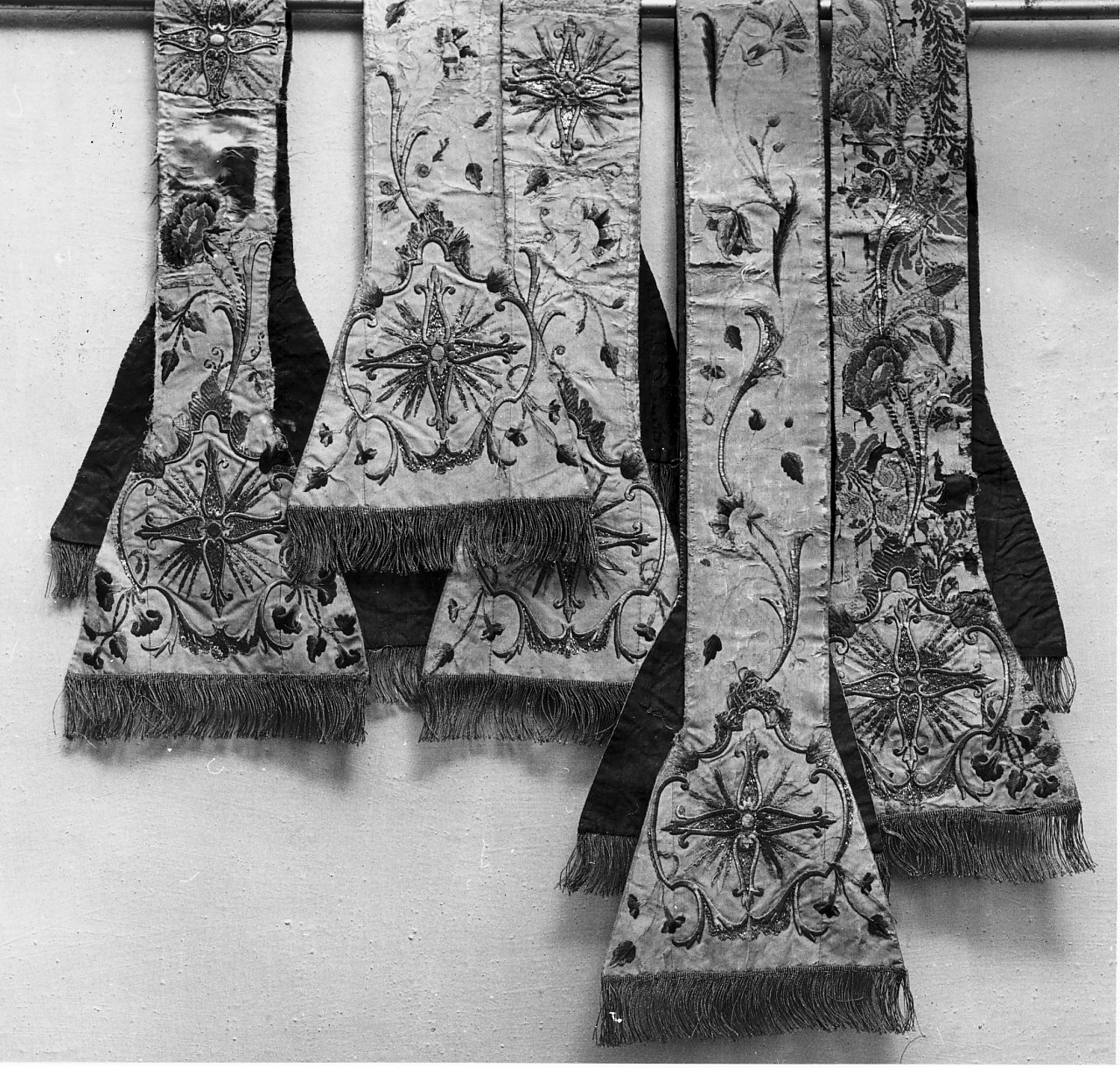 paramento liturgico, serie - manifattura calabrese (sec. XVIII)