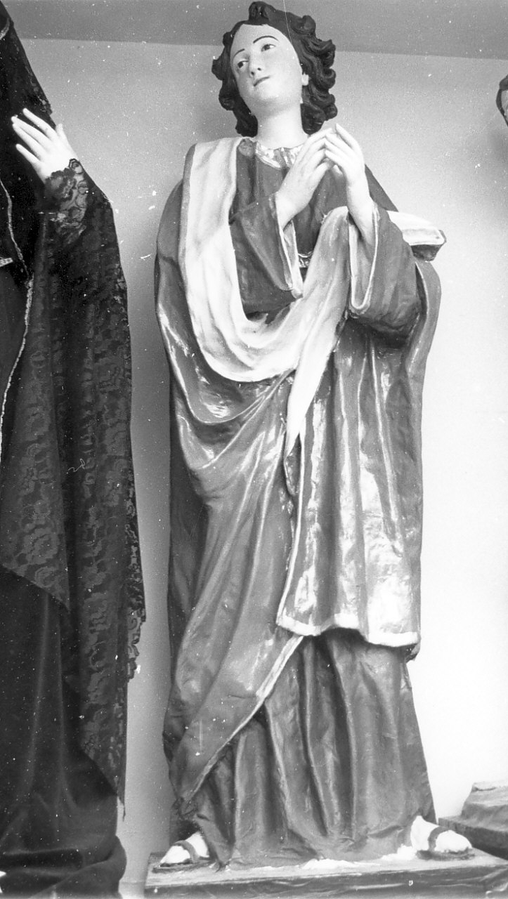 San Giovanni Evangelista (statua, opera isolata) di Guacci Luigi (bottega) (fine/inizio secc. XIX/ XX)