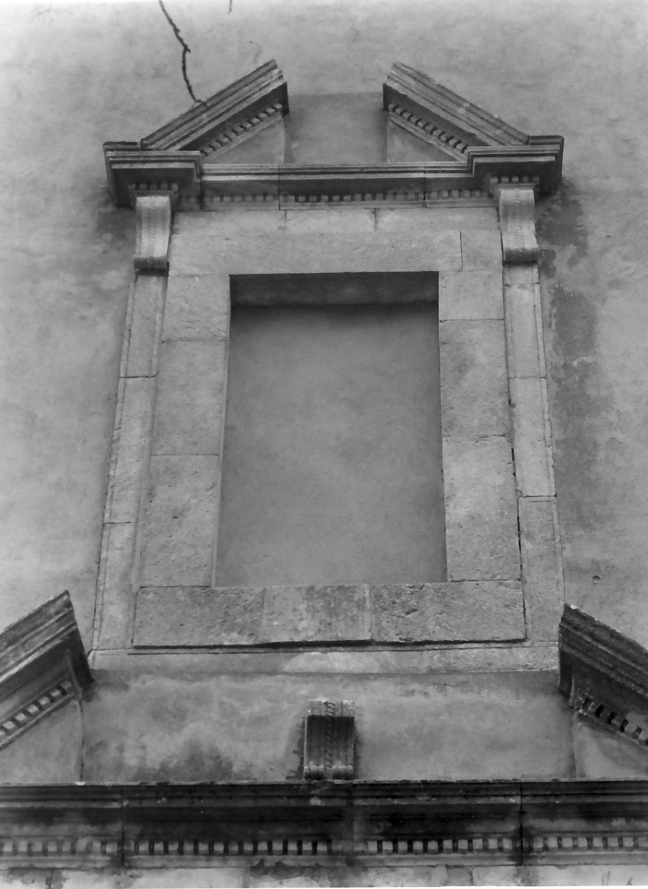 mostra di portale, opera isolata - bottega roglianese (metà sec. XVII)