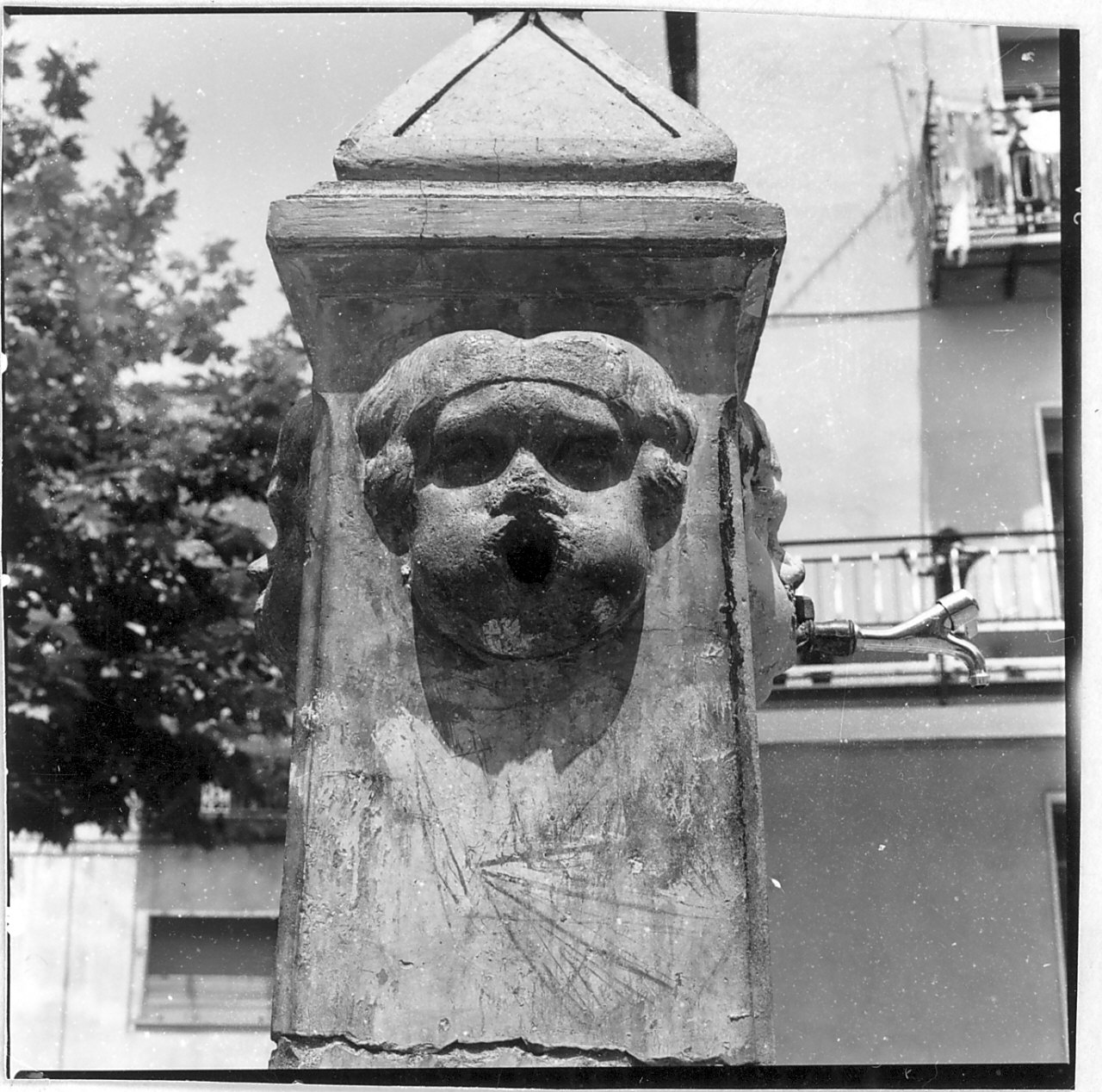 fontana, opera isolata - bottega calabrese (sec. XIX)