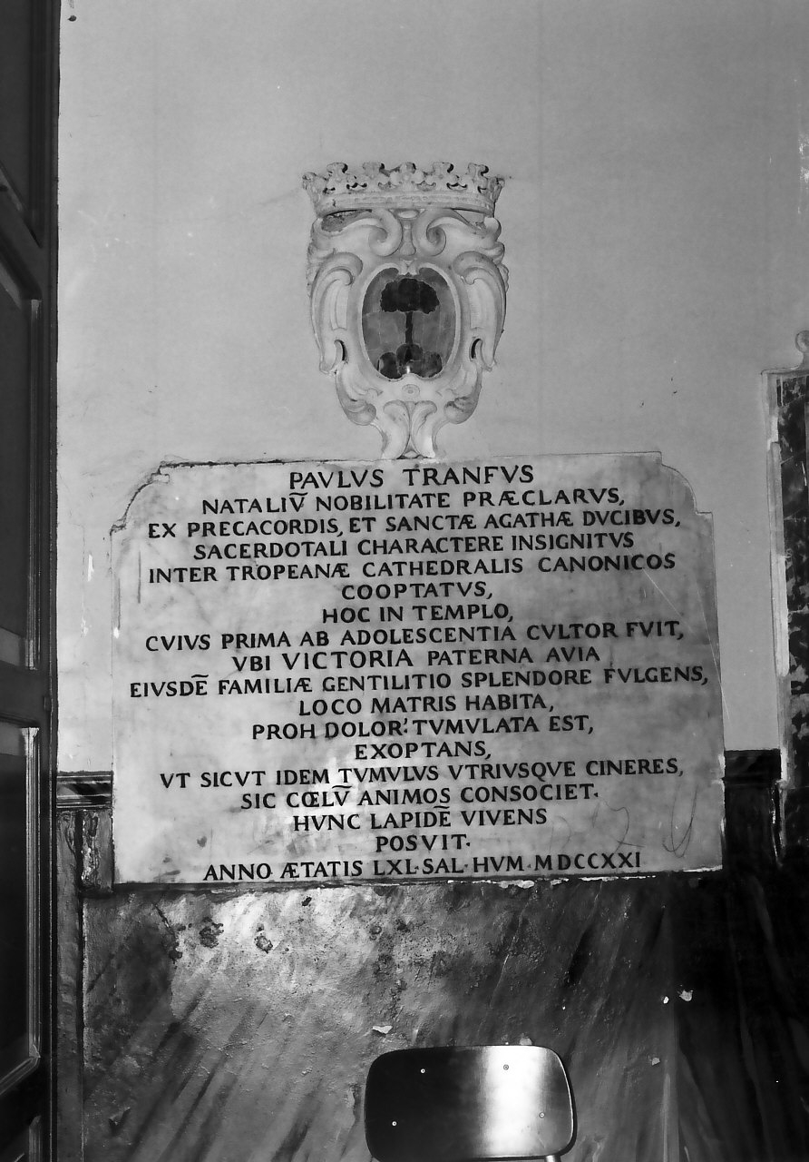 lapide tombale, opera isolata - bottega calabrese (sec. XVIII)