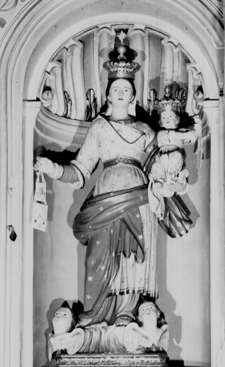 Madonna del Carmine, Madonna con Bambino (statua, opera isolata) - bottega Italia meridionale (fine/inizio secc. XVIII/ XIX)