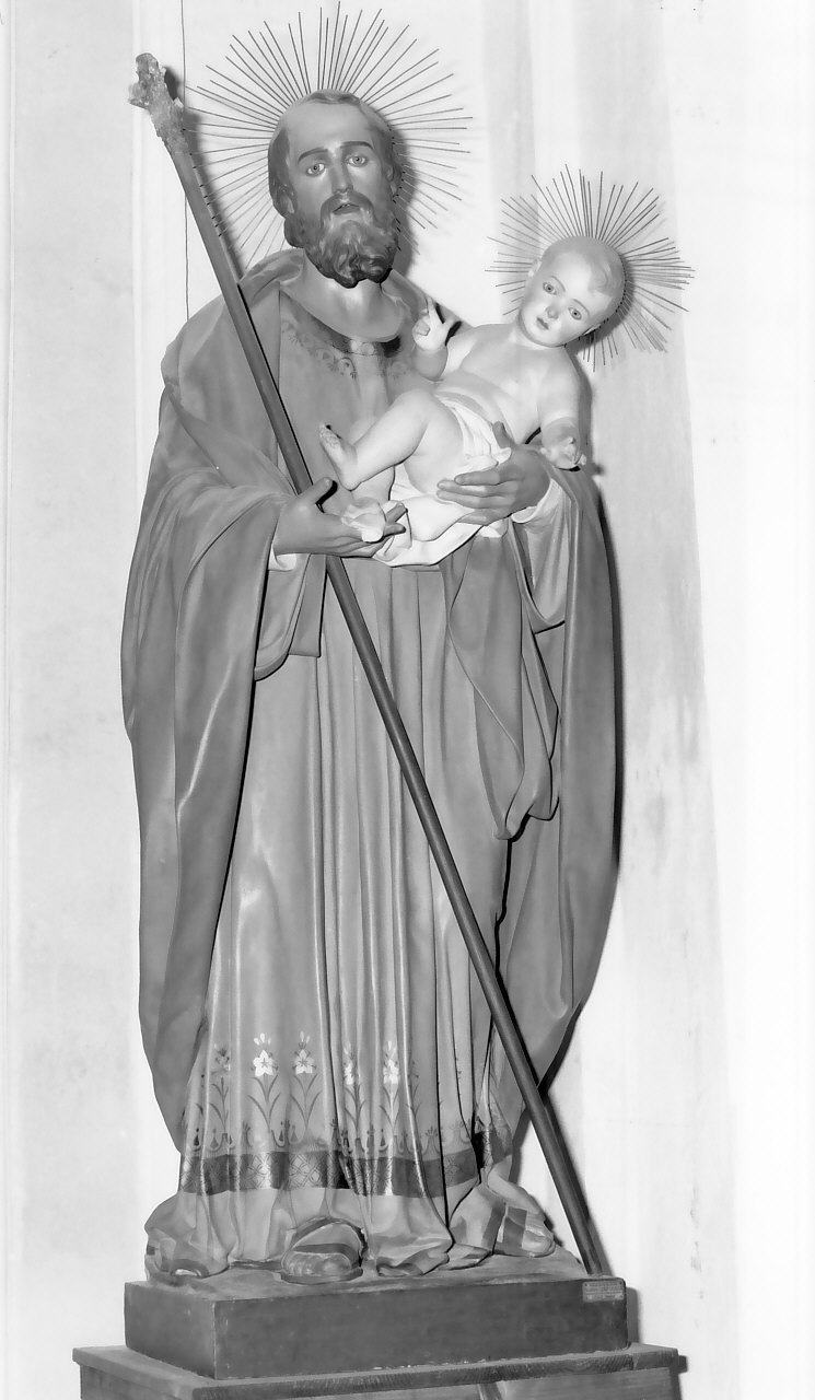 San Giuseppe e Gesù Bambino (statua, opera isolata) di Guacci Luigi (prima metà sec. XX)