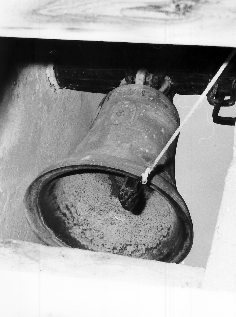 campana, opera isolata - bottega Italia meridionale (fine/inizio secc. XIX/ XX)