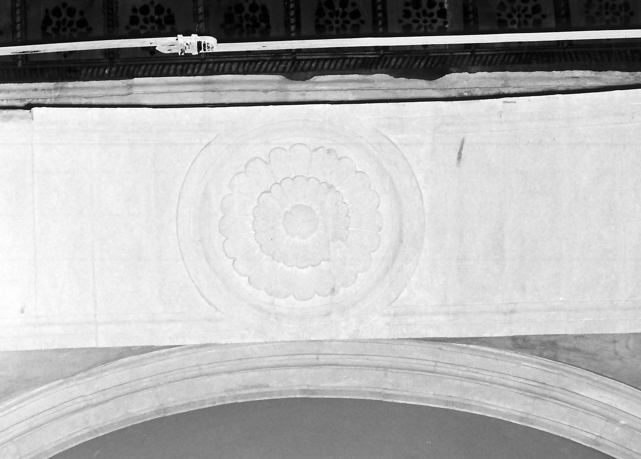 decorazione plastico-architettonica, opera isolata - bottega Italia meridionale (sec. XVI)