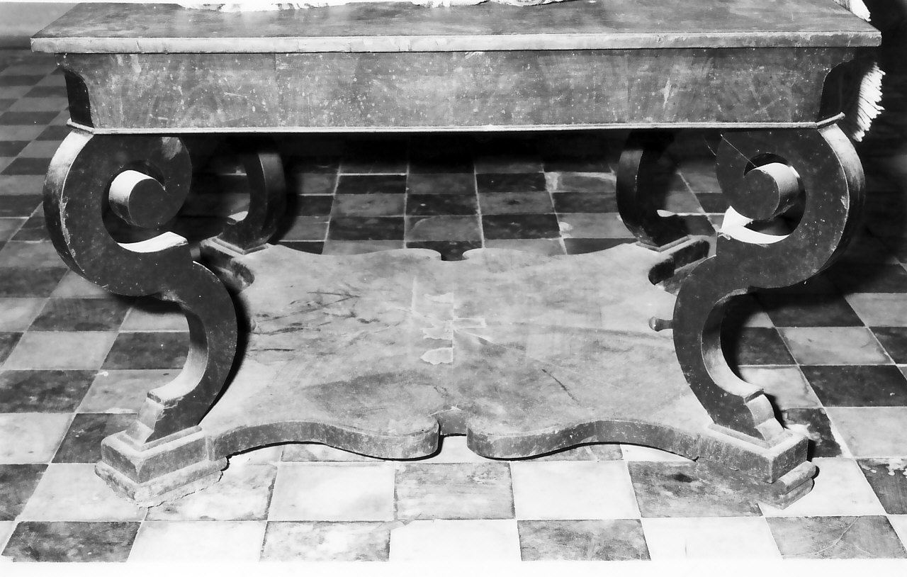 tavolo, opera isolata - bottega calabrese (fine/inizio secc. XVIII/ XIX)