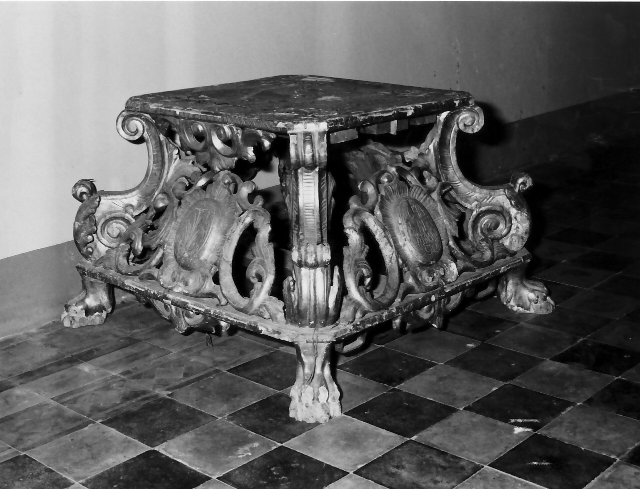 base di scultura, opera isolata - bottega calabrese (sec. XVIII)