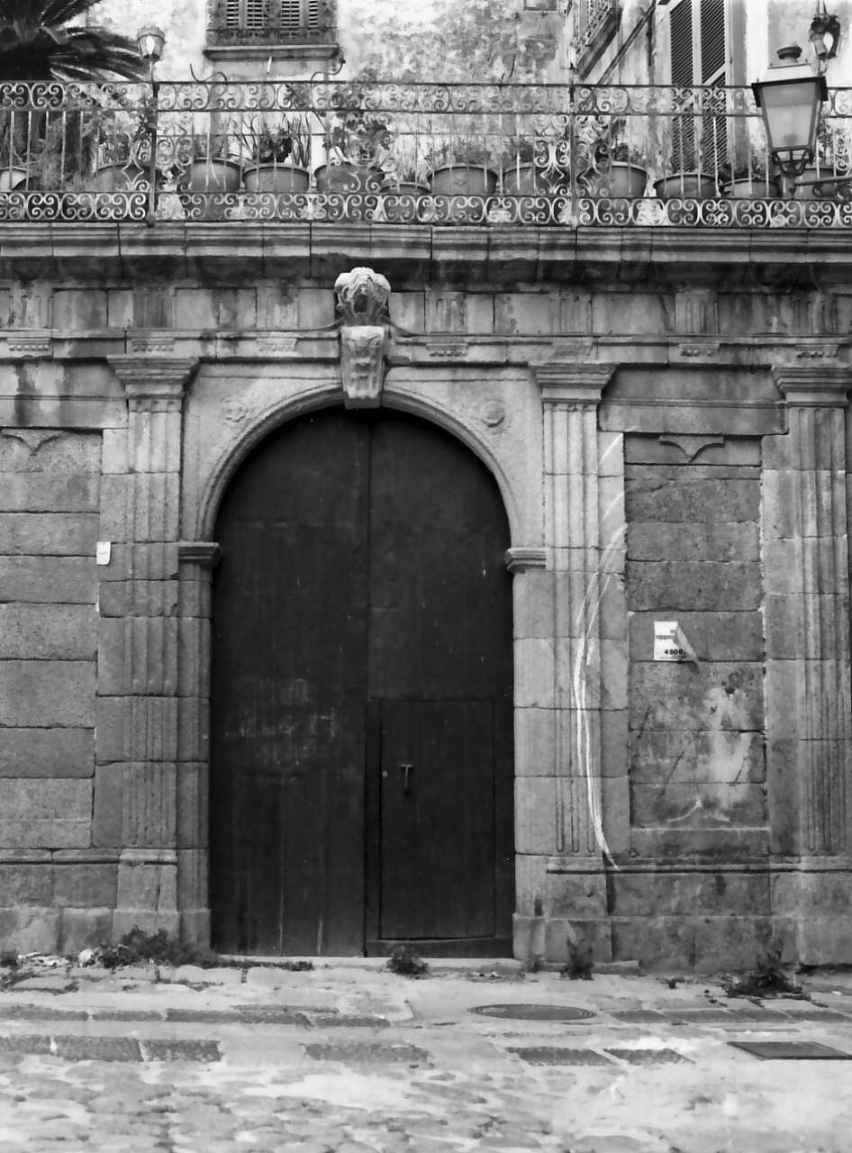 portale, opera isolata - bottega Italia meridionale (sec. XVIII)