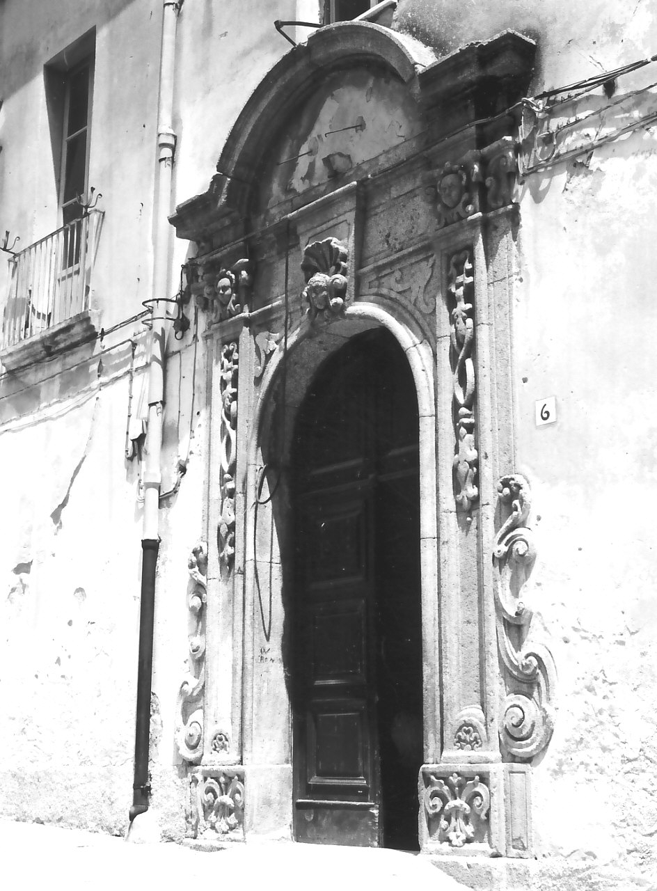 portale, opera isolata - bottega calabrese (sec. XVIII)