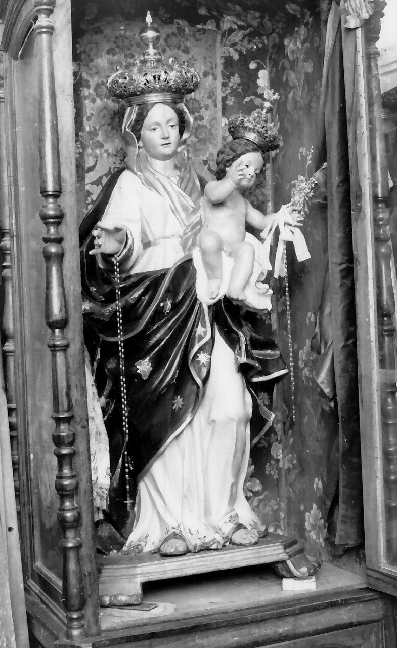 Madonna del Rosario (statua, opera isolata) - bottega Italia meridionale (prima metà sec. XIX)