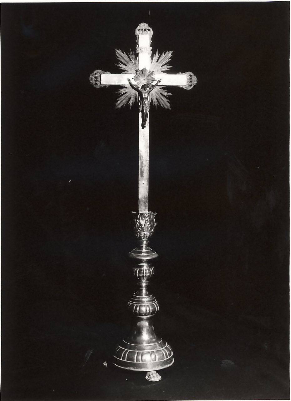 croce d'altare, opera isolata - bottega Italia meridionale (sec. XIX)