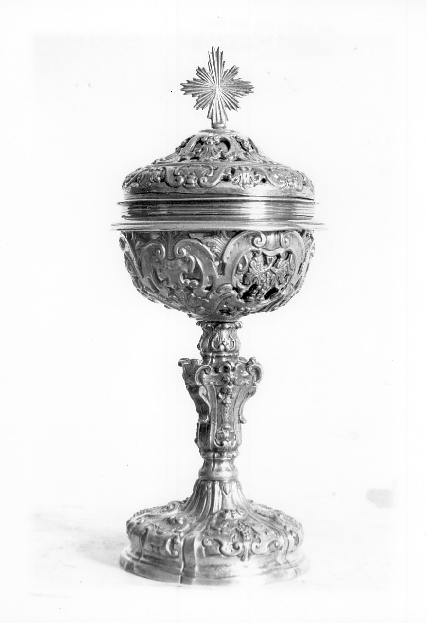 pisside, opera isolata - bottega Italia meridionale (metà sec. XVIII)