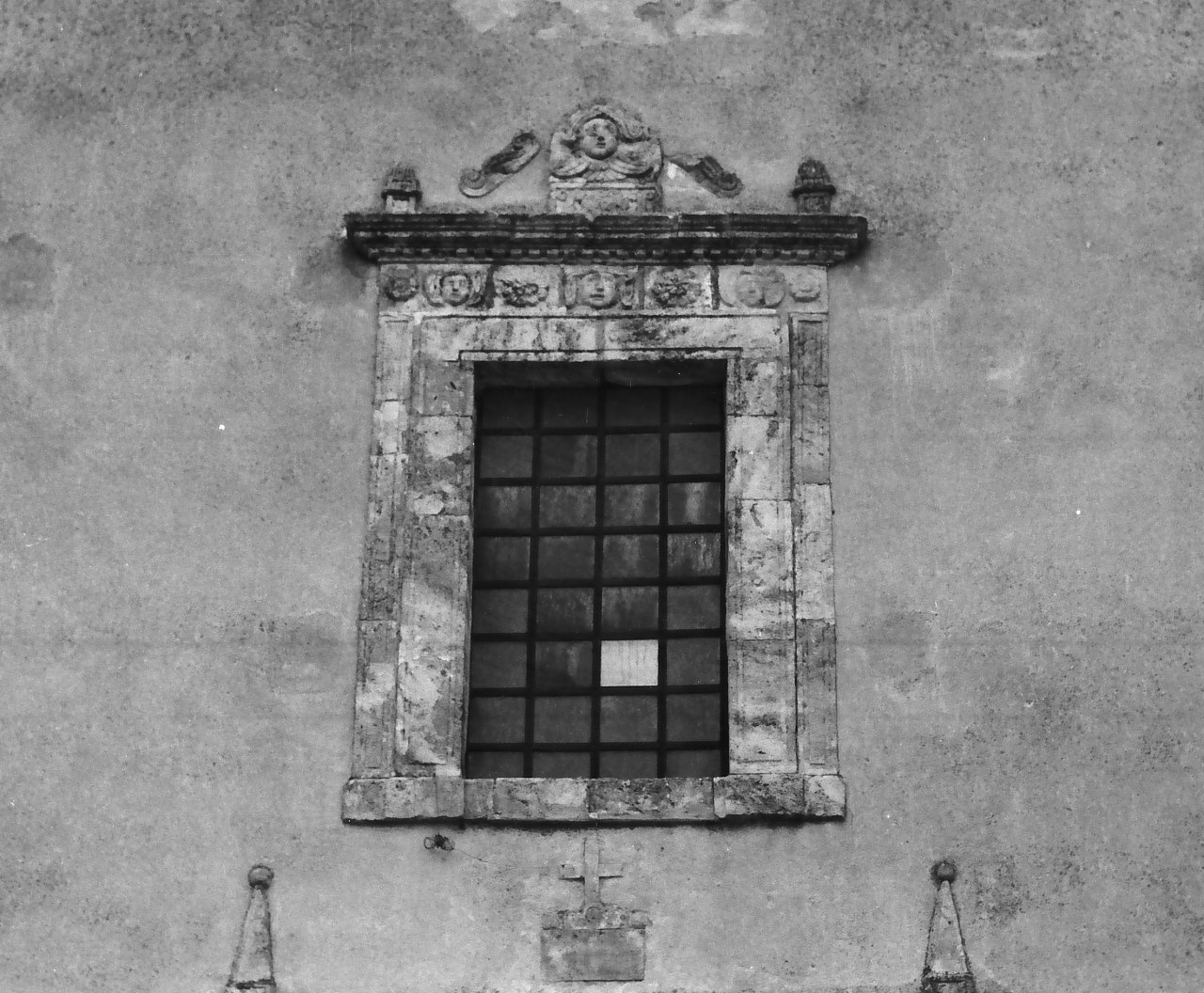 mostra di finestra, elemento d'insieme - bottega calabrese (sec. XVIII)