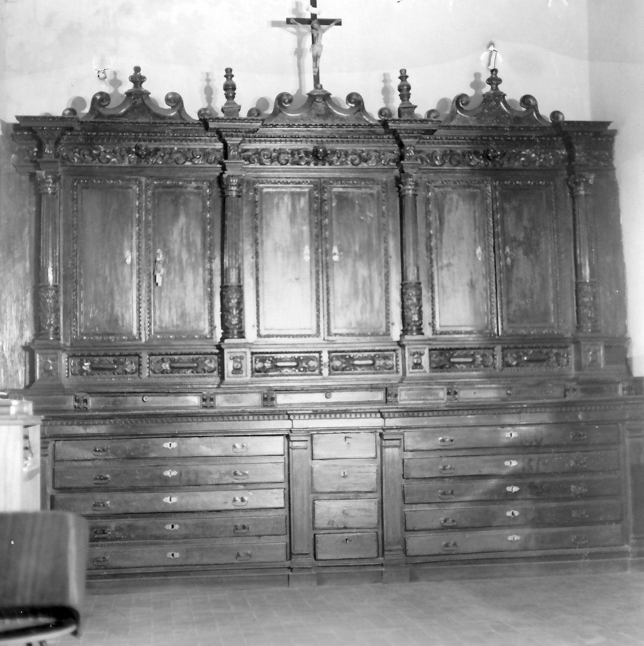 armadio da sacrestia, opera isolata - bottega Italia meridionale (sec. XVIII)