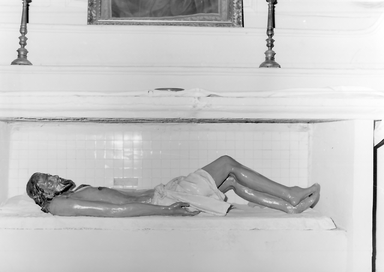 Cristo nel sepolcro (scultura) - bottega Italia meridionale (seconda metà sec. XIX)