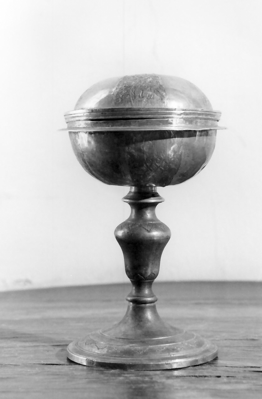 pisside, opera isolata - bottega Italia meridionale (seconda metà sec. XVII)